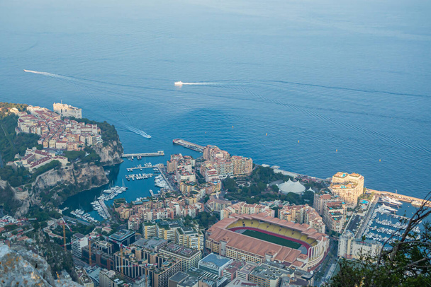 Näkymä satamaan ja stadionille kohteessa Monaco, Monte Carlo, Norsunluurannikko - Valokuva, kuva