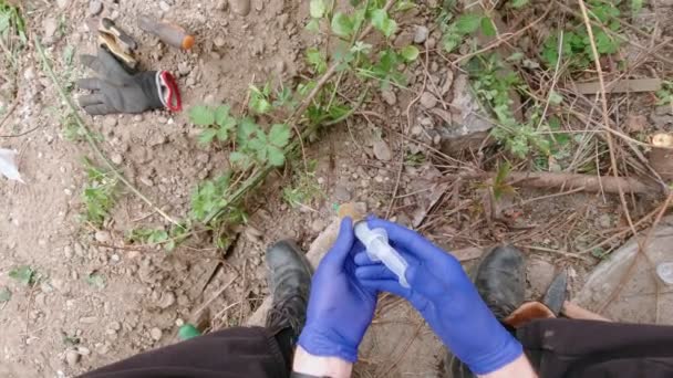 Usuwanie cierni za pomocą strzykawki z powolnym ruchem herbicydów - Materiał filmowy, wideo
