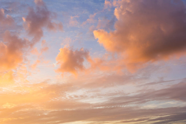Blurry coloré de coucher de soleil, fond de nature. - Photo, image