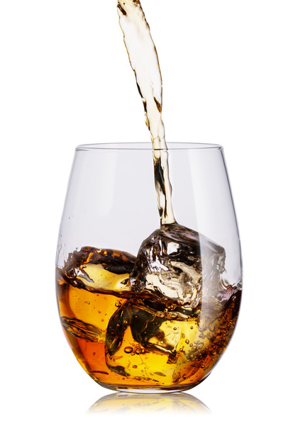 Whiskey in glass with ice cubes. - Foto, Imagem