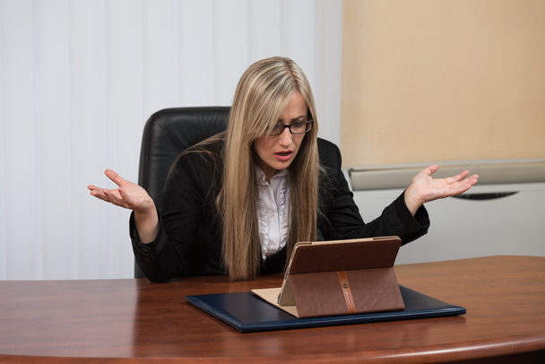 Young Businesswoman Having Stress In The Office - Valokuva, kuva