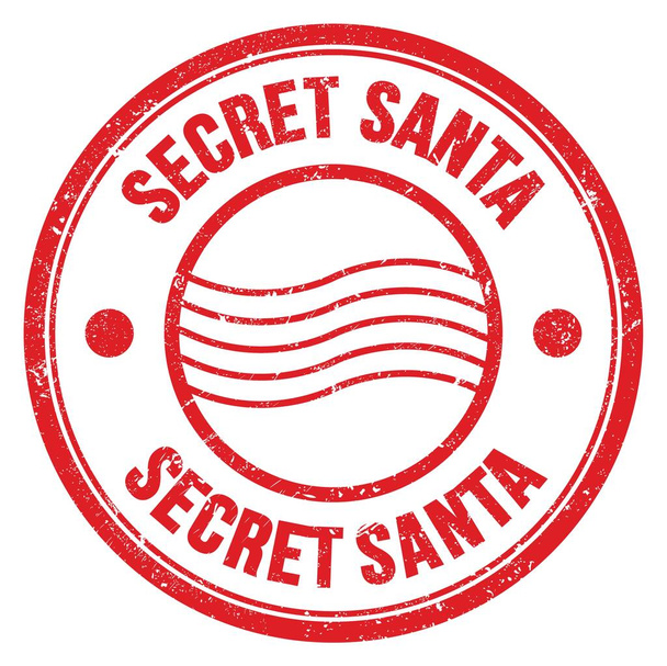 Слово SECRET SANTA написано на красной круглой почтовой марке - Фото, изображение