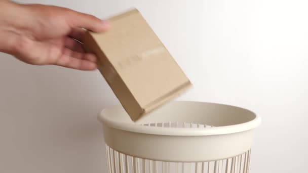 Gli imballaggi di carta sono scartati per lo smaltimento e il riciclaggio. - Filmati, video