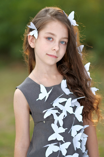 ritratto di bambina all'aperto in estate - Foto, immagini