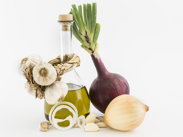 onions, garlic and olive oil - Foto, Bild