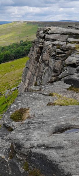 beautiful rocky cliff in the hope valley peak district - Photo, Image