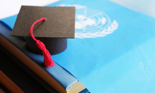 国連教育。卒業キャップ。卒業後の授業  - 写真・画像