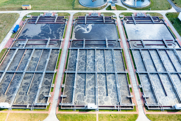 Aerial view of the water treatment plant. huge sewage treatment plant - Foto, afbeelding