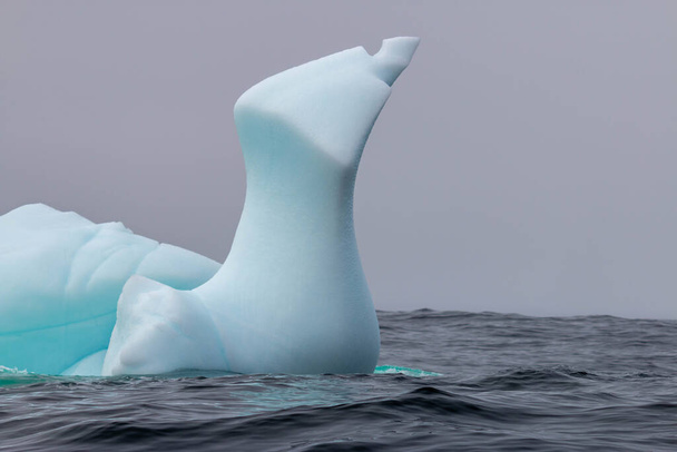 In den letzten Jahren hat der Klimawandel den Wasserfluss beeinflusst und wo die Eisberge landen - Foto, Bild