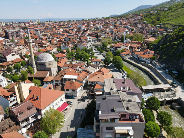 Θέα με drone στην πόλη Πρίζρεν στο Κοσσυφοπέδιο - Φωτογραφία, εικόνα