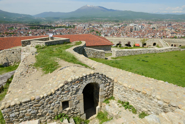 Φρούριο πάνω από την πόλη Πρίζρεν στο Κοσσυφοπέδιο - Φωτογραφία, εικόνα