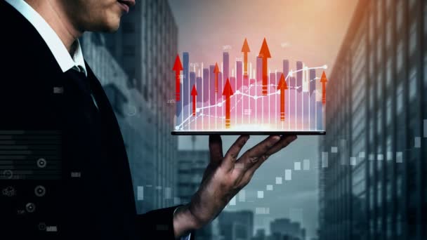 事業と財務の概念の二重露光画像-報告書を持つビジネスマンは、株式市場への投資の財務利益成長に進むまでのチャート. - 映像、動画