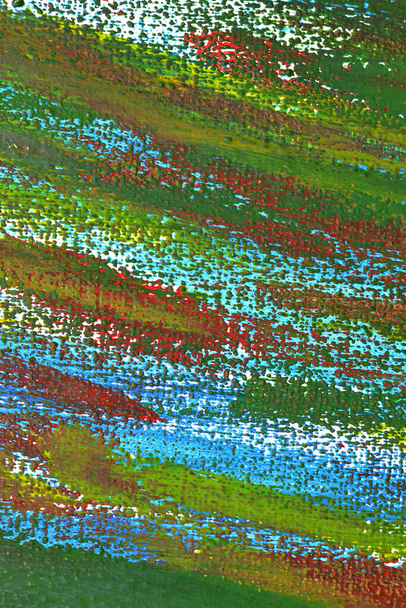 Fondo creativo de pinceladas de colores en primer plano lienzo. Fondo de arte abstracto de pinceladas untadas de verde rojo blanco azul amarillo colores macro. Dibujo pintura textura telón de fondo - Foto, imagen