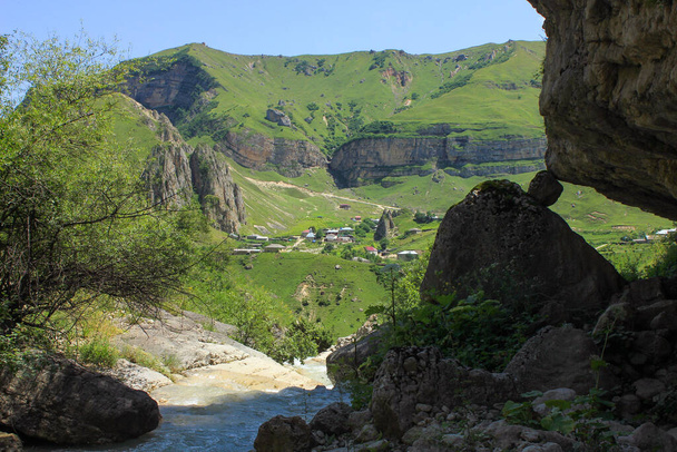 Limpe os rios perto da aldeia. Vila de Laza. Região de Kusar. Azerbaijão. - Foto, Imagem