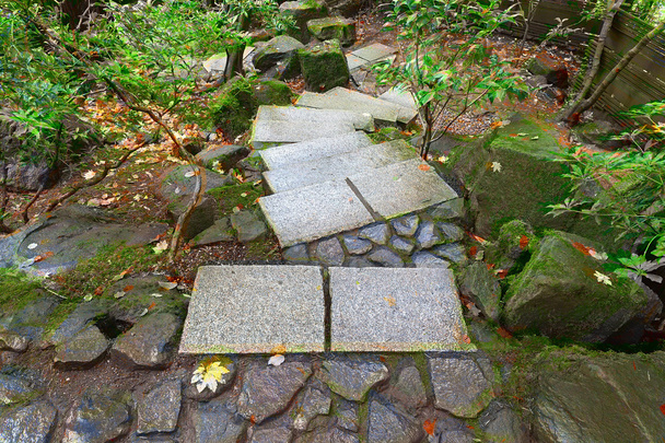 日本庭園の石の手順 - 写真・画像