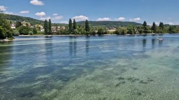 Живописный вид на реку Рейн в Штайн-Аме, Мбаппе, Швейцария
 - Кадры, видео