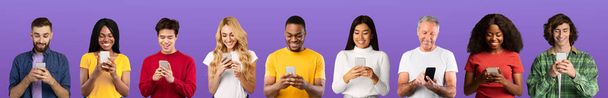 紫色の背景に立ちながら携帯電話を使用して異なる年齢の幸せな多民族の人々のグループ,スマートフォンでアプリを閲覧チアリーディング多文化男性と女性,コラージュ,パノラマ - 写真・画像