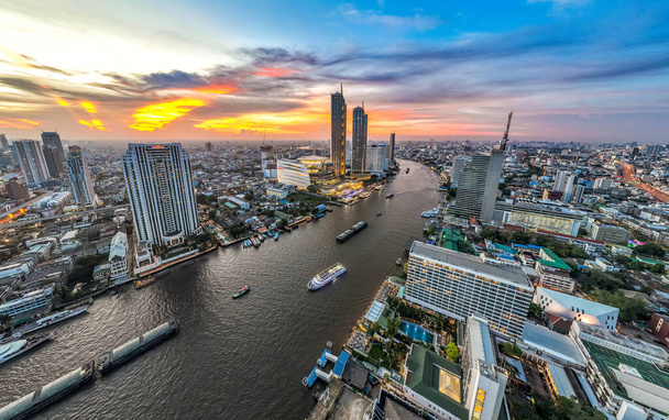 Iconsiam, ICS ist eine Mischnutzung am Ufer des Chao Phraya Flusses in Bangkok, Thailand. - Foto, Bild