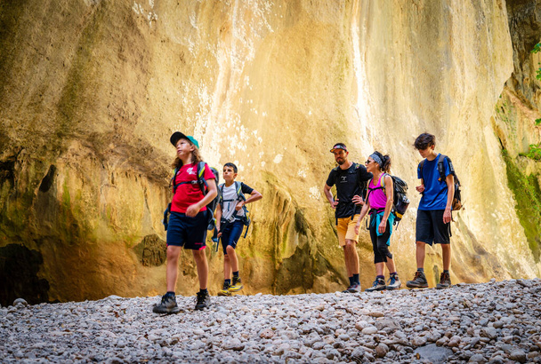 gruppo escursionisti, Torrent de Pareis, Sa Calobra, Maiorca, Isole Baleari, Spagna - Foto, immagini