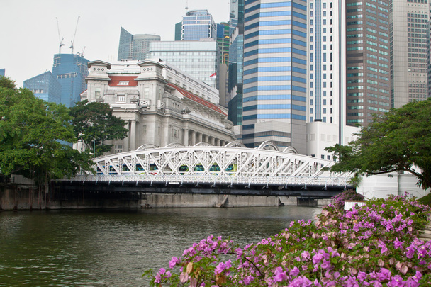 Anderson-híd Szingapúrban a fullerton Hotel, háttér. - Fotó, kép