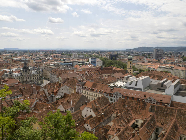 Letecké panorama Graz Rakousko z pohledu na věžovou věž - Fotografie, Obrázek