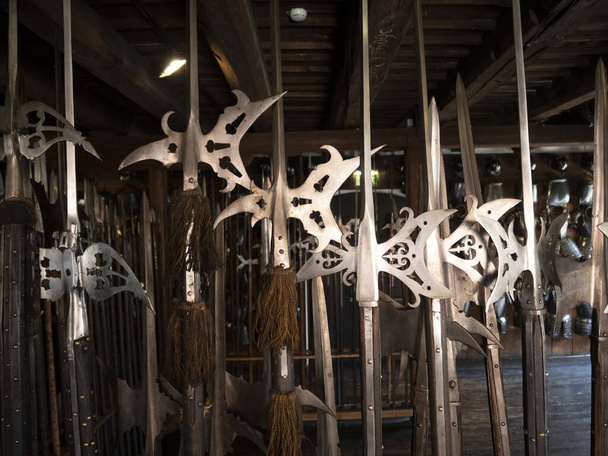 muchas lanzas de metal de hierro medieval detalle - Foto, imagen
