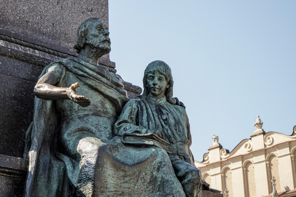 Monumento a Adam Mickiewicz en Cracovia - Foto, imagen