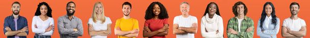 Internationale Gruppe von Menschen posiert auf orangefarbenem Studiohintergrund, fröhlich gestylte Männer und Frauen unterschiedlichen Alters mit verschränkten Armen auf der Brust, die in die Kamera lächeln, Web-Banner, Collage - Foto, Bild