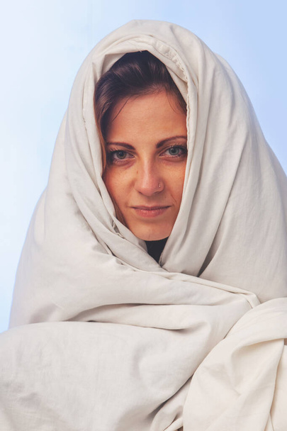 Young beautiful woman under blanket having fever - Foto, Imagem