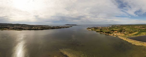 Панорама ставка Тау з Пуссана (Окситанія, Франція). - Фото, зображення