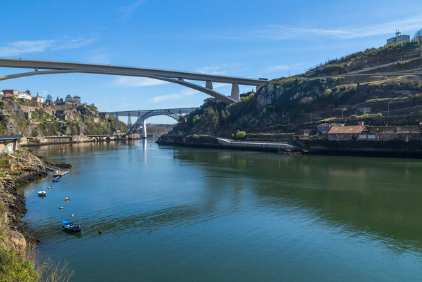 Näkymä Portosta ja Vila Nova de Gaiasta Douro-joen yli. Porto, Portugali - Valokuva, kuva