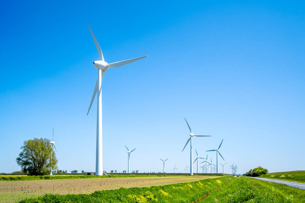 Turbine eoliche in Bassa Sassonia, Germania  - Foto, immagini