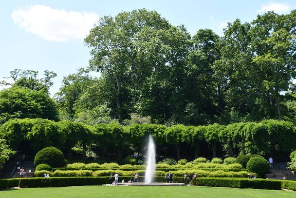 NOVA IORQUE, NY - MAIO 30: O Jardim Conservatório no Central Park, em Nova York, como visto em 30 de maio de 2022. - Foto, Imagem