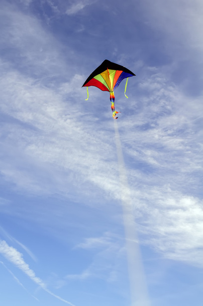 volando cometa colorido - Foto, Imagen