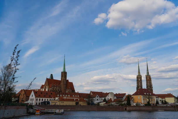 View of Ostrow Tumski and river in Wroclaw - Φωτογραφία, εικόνα