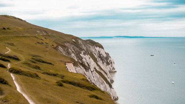 Sea vie and the chalk cliffs, at Freshwater Bay on the Isle of Wight. - Fotó, kép