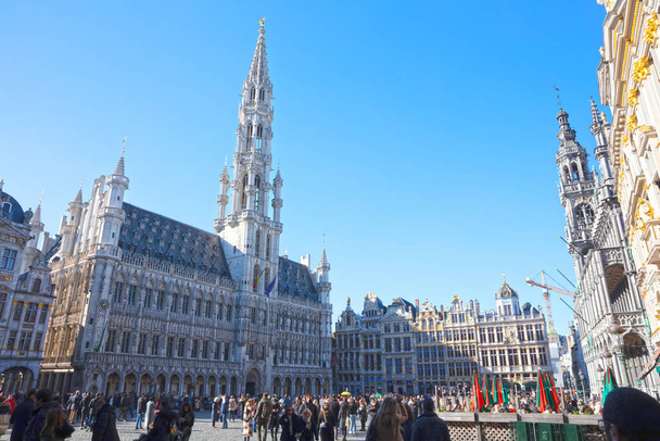 Bruxelas, Bélgica em Februari 26, 2022 - Edifício famoso: Maison du Roi (Casa do Rei ou Het Broodhuis) em Bruxelas, Bélgica. Localizado em Grote Markt (praça principal). - Foto, Imagem