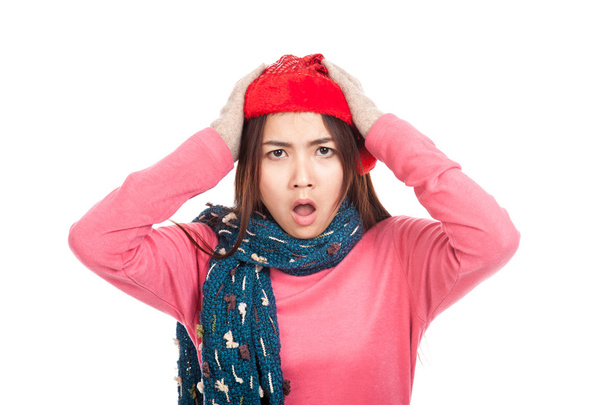 Asian girl with red christmas hat angry put hands on head - Zdjęcie, obraz