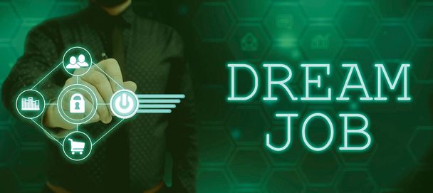 Концептуальний показ Dream Job, Conceptual photo Дія, яка оплачується зарплатою і дає вам поспішність Леді в костюмі, що тримає ручку, що символізує успішні досягнення в команді. - Фото, зображення