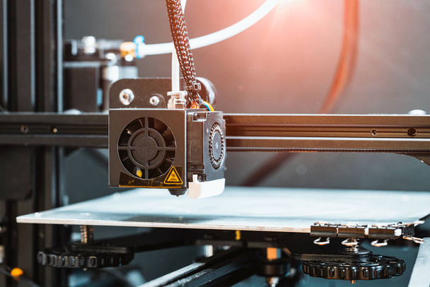 Impressora traseira para impressão de produtos plásticos, tecnologia moderna - Foto, Imagem