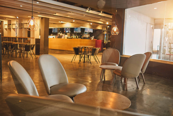 Interior de una sucursal de Café Paramo, una nueva cadena de cafeterías en Venezuela. Concepto de cotrabajo. - Foto, imagen