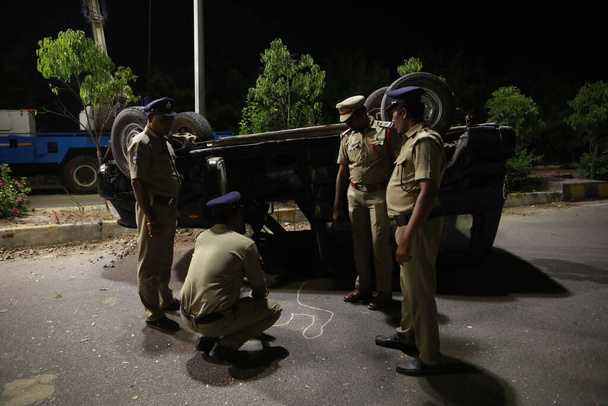 Indian Police w samochodzie wypadku - Zdjęcie, obraz