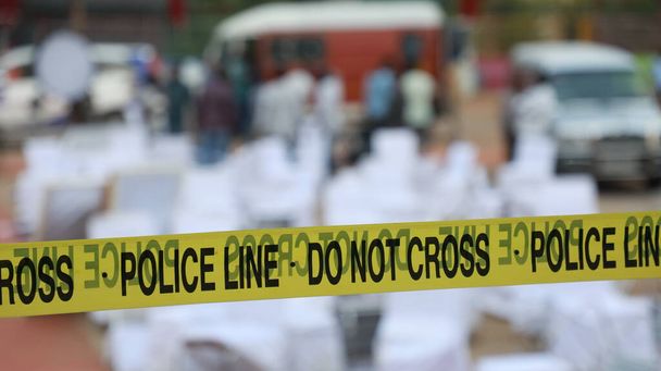 Indiase politie lijn gele tape barrière - Foto, afbeelding