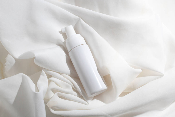 mockup of perfume skin care bottle cosmetic tube of beauty makeup facial, treatment cleanser face foam, beauty healthcare branding packaging - Φωτογραφία, εικόνα
