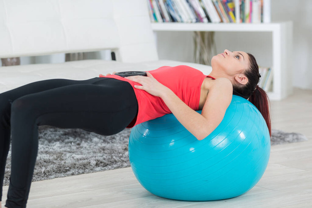 fitness young woman doing abdominal crunches on fit ball - Zdjęcie, obraz