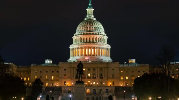 US Capitol Hill zbliżenie widok timelapse wczesnym rankiem w Waszyngtonie DC - Materiał filmowy, wideo