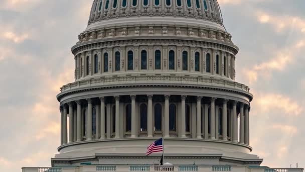 US Capitol Hill domo primer plano vista mañana sol luz timelapse en Washington DC - Metraje, vídeo