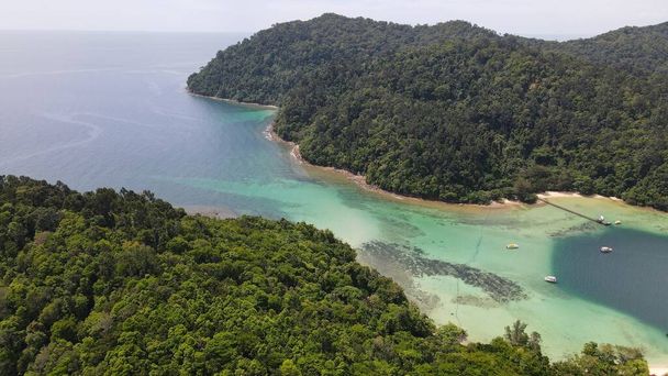 Het strand landschap binnen de eilanden Manukan, Mamutik en Sapi, Kota Kinabalu, Sabah Maleisië - Foto, afbeelding