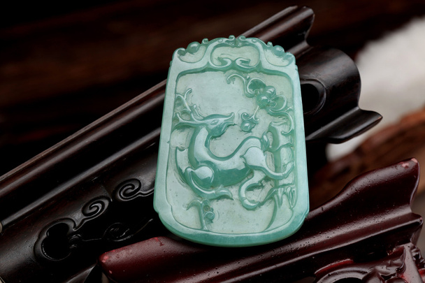 Νεφρίτη μενταγιόν με κινεζικά χαρακτηριστικά - Φωτογραφία, εικόνα