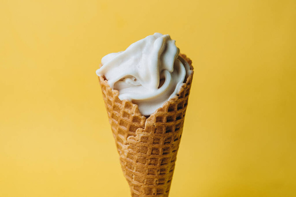  ice cream cone sweet bright colorfully food - Foto, imagen
